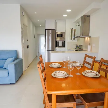 아파트 With Pool Near By Hello Homes